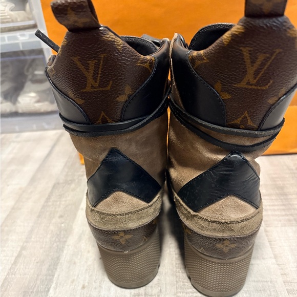 Louis Vuitton Black and Brown Lace Up Boots - Picture 2 of 7
